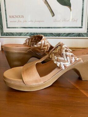 Nurture Leather White and Tan Woven Heeled Sandals Size 7